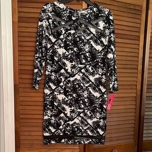 Xhilaration Black and White Patterned Long Sleeve Dress